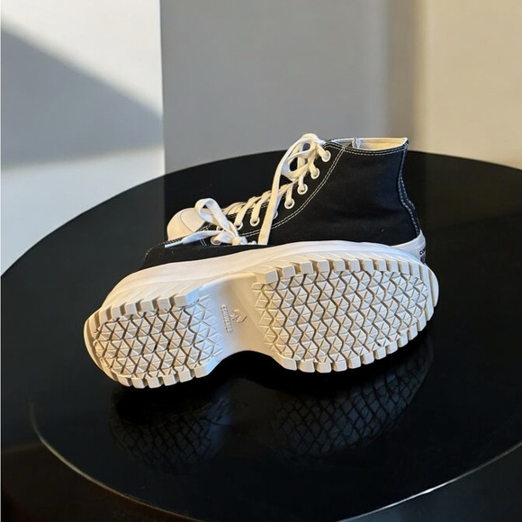 Converse Chuck Taylor Lugged 2.0 Platform Women's Black High-Top Sneakers - Picture 8 of 10